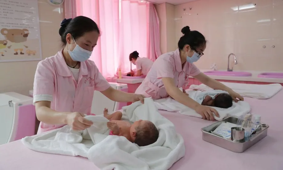 Subventions nationales à la natalité en Chine : les aides financières peuvent-elles enrayer la crise démographique ?
