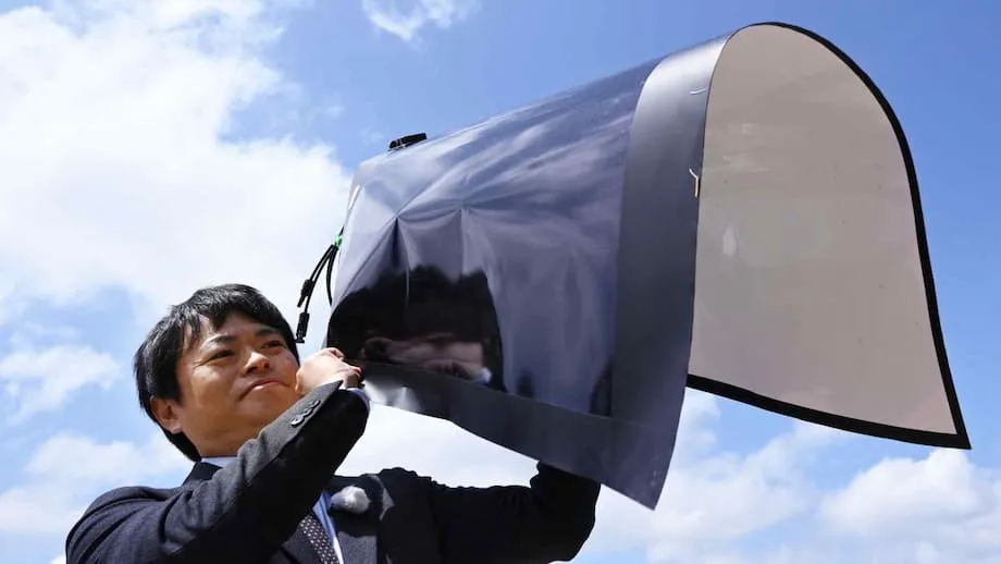 Le pari du Japon sur les panneaux solaires ultrafins et ultralégers : l’innovation pérovskite à l’honneur à l’Exposition universelle d’Osaka 2025