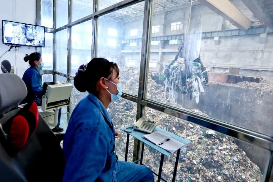 Surcapacité des incinérateurs de déchets en Chine : comment les politiques publiques, l’urbanisation et le recyclage ont provoqué une crise