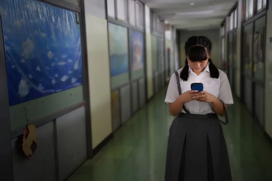 Le Japon sévit contre les caméras espionnes : les scandales de voyeurisme dans les écoles suscitent l’inquiétude nationale