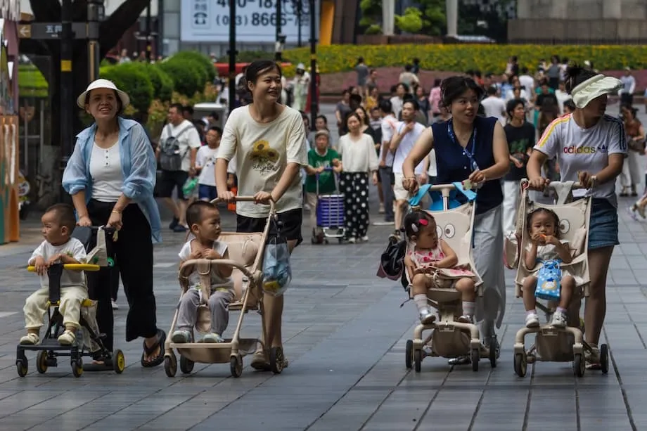 La crise démographique en Chine : risques économiques, réponses politiques et conséquences mondiales