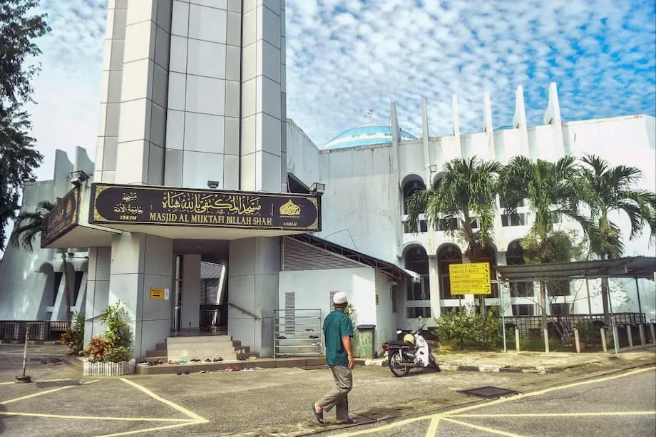 Le tour de vis du Terengganu contre les musulmans qui manquent la prière du vendredi : plongée au cœur de la politique religieuse en Malaisie