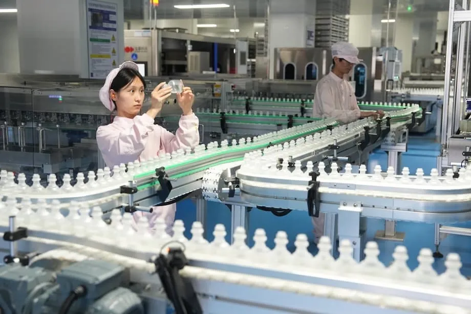 L’essor des biotechnologies en Chine : comment les accords avec les groupes pharmaceutiques mondiaux redéfinissent le secteur