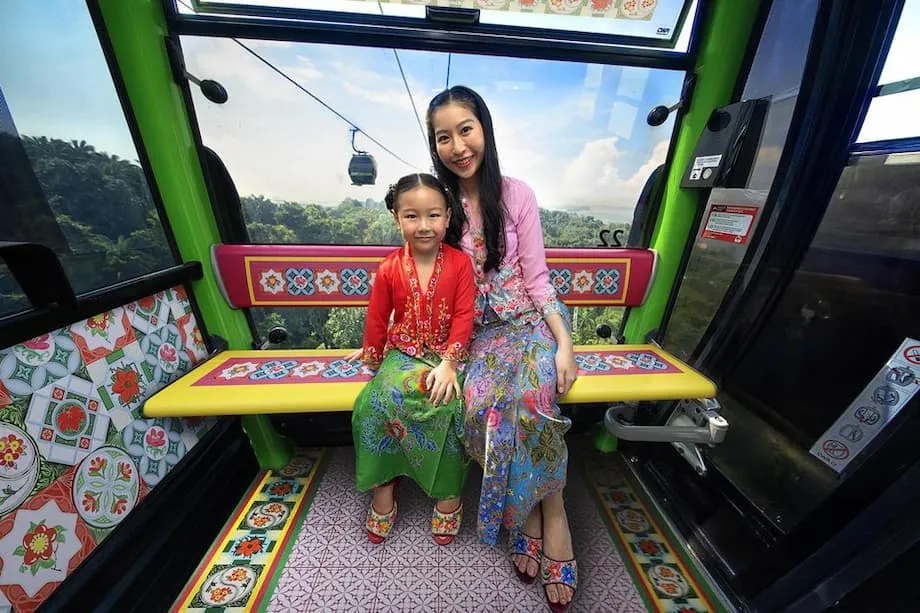 La stratégie de tourisme haut de gamme de Singapour : les habitants s’interrogent sur le prix des attractions, alors que l’accessibilité financière fait débat dans le monde entier