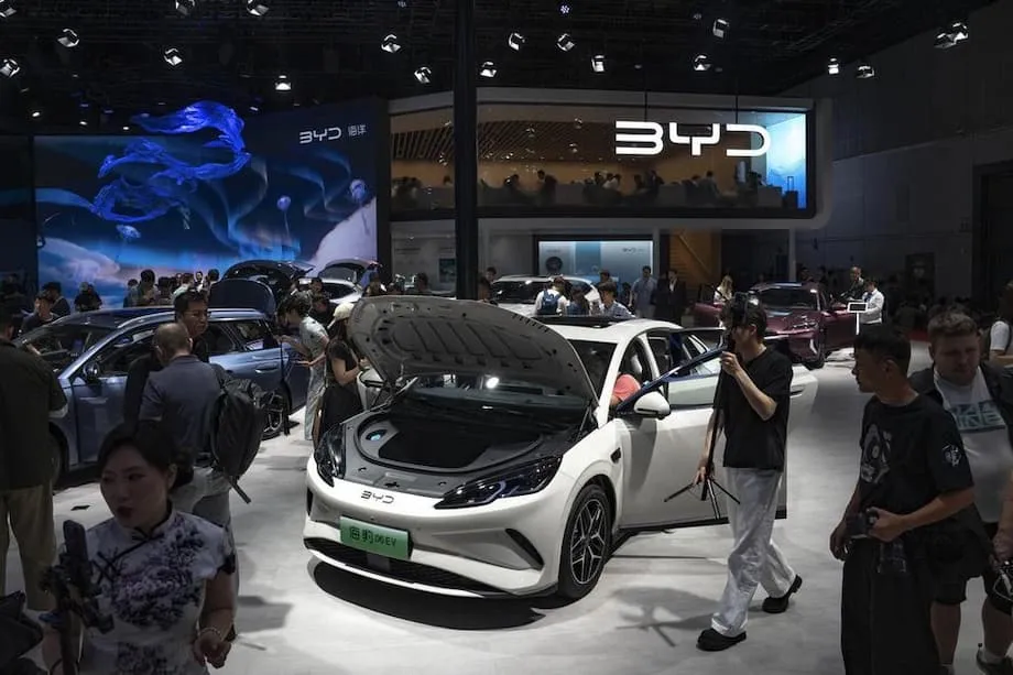 L’essor de la Chine, pionnière des énergies propres : comment les politiques publiques, la concurrence et la technologie transforment le paysage énergétique mondial