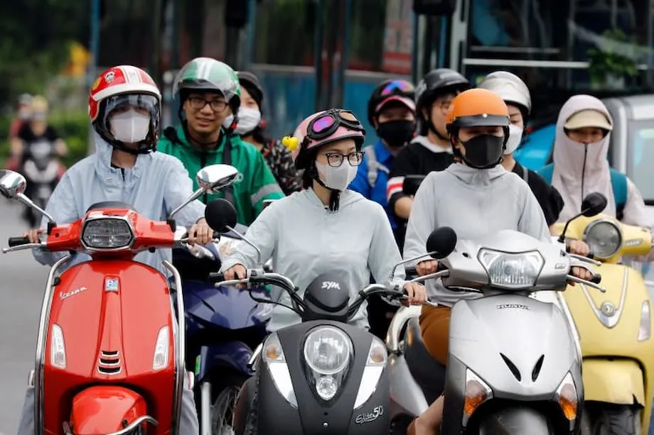 Interdiction des scooters à essence à Hanoï : un pari ambitieux pour un air plus pur ou un risque pour les plus modestes ?