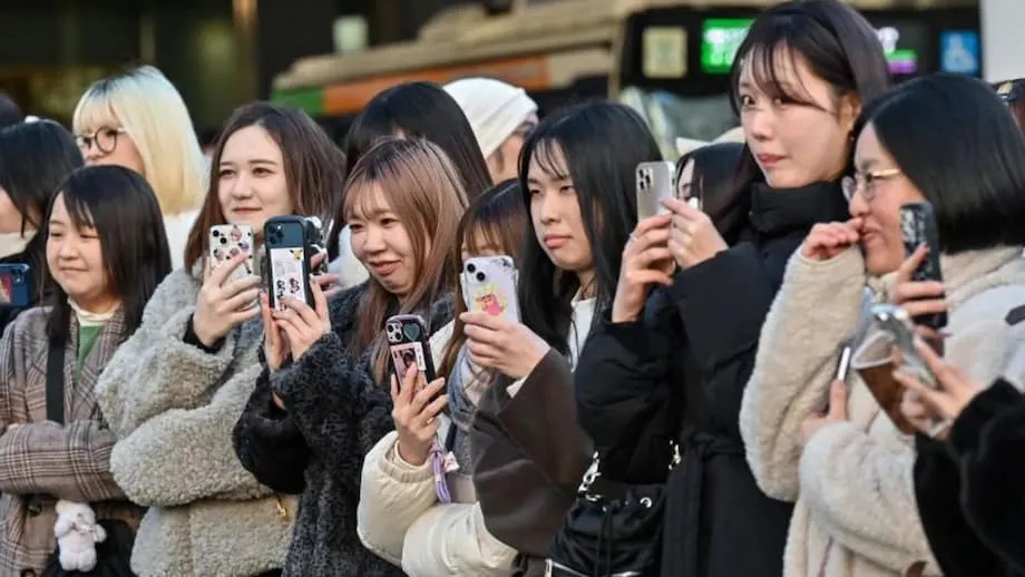Une ville japonaise suscite un débat en proposant de limiter l’usage des smartphones à deux heures par jour