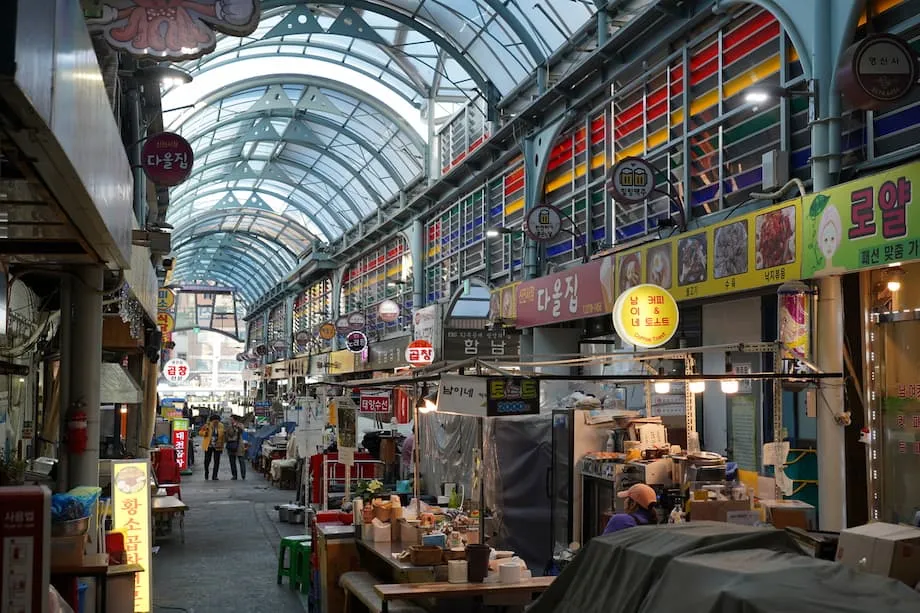 À la découverte du marché Jongno Sinjin : le joyau traditionnel caché de Séoul