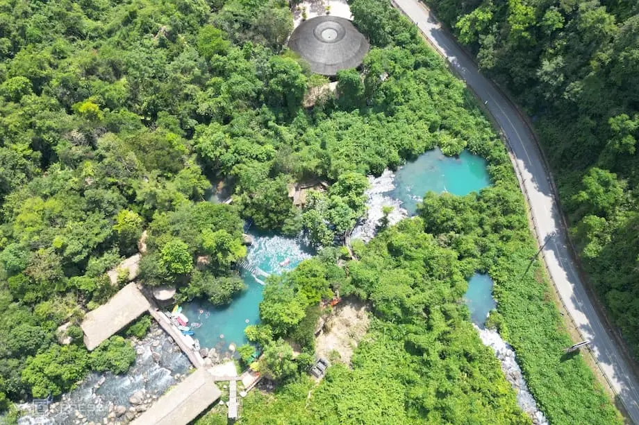 Le parc national de Phong Nha-Ke Bang, au Vietnam, accueille les voyageurs au mystérieux ruisseau Mooc