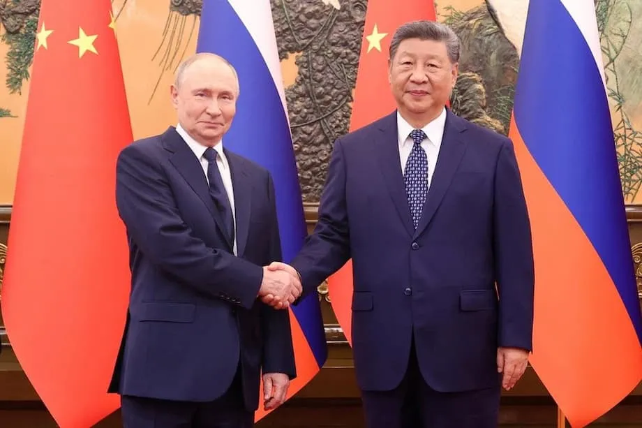 Un micro resté ouvert capte Poutine et Xi évoquant les greffes, une espérance de vie de 150 ans et le pouvoir