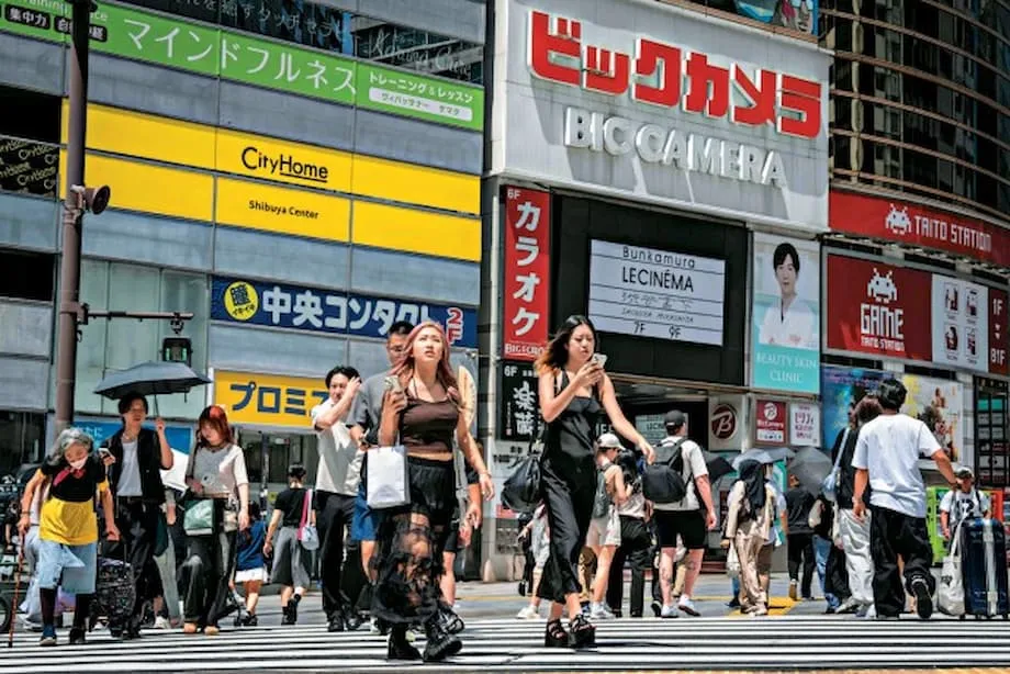 Le Japon envisage une surtaxe sur les paiements par carte des touristes étrangers