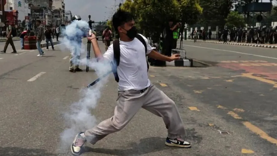 Les manifestations de la génération Z au Népal font 19 morts, sur fond d’affrontements autour du blocage des réseaux sociaux et de la corruption