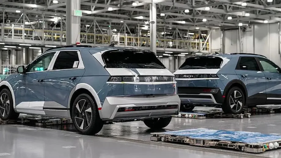 La descente dans une usine de batteries en Géorgie ravive les tensions entre les États-Unis et la Corée du Sud, un accord permettant le retour de centaines de travailleurs