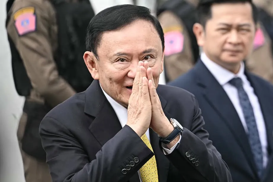 La Cour suprême thaïlandaise envoie Thaksin Shinawatra en prison après avoir jugé illégal son séjour à l’hôpital