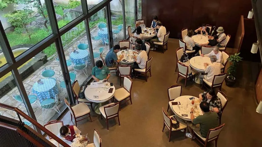 La culture du café à Kyoto évolue entre tradition et manga
