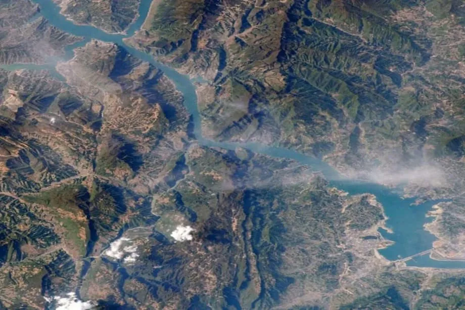 Le mégabarrage du plateau tibétain et la nouvelle stratégie énergétique propre de la Chine