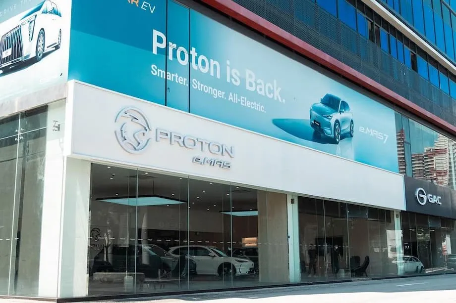 Proton revient à Singapour avec le SUV électrique e.MAS 7, un showroom à Leng Kee et un service d’assistance régional