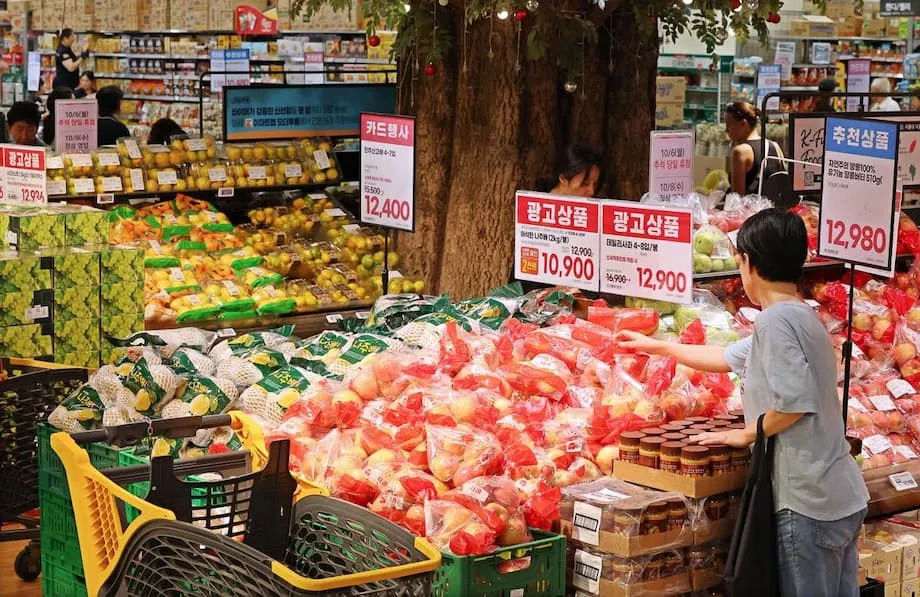 La Corée du Sud mobilise des réserves alimentaires record et des réductions pour freiner la flambée des prix à Chuseok