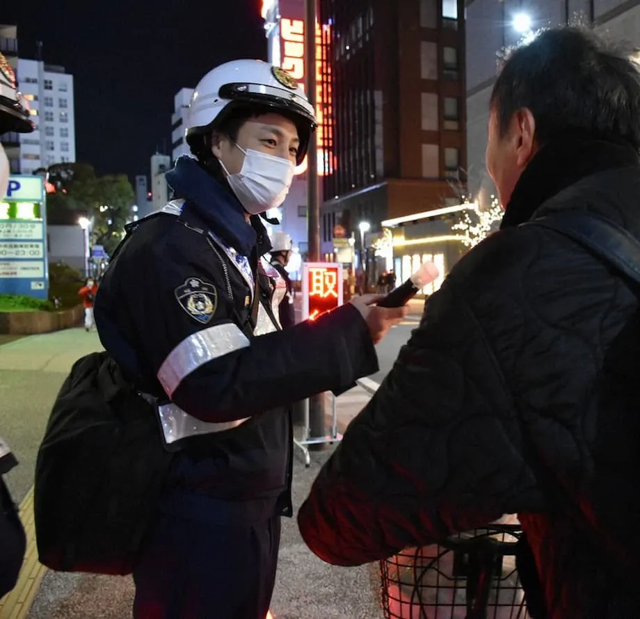 Le Japon sévit contre le vélo sous l’emprise de l’alcool et l’inattention : ce que prévoient les nouvelles sanctions