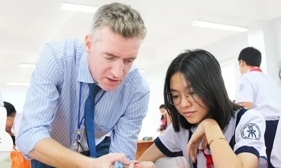 Le Vietnam prévoit de recruter 22 000 professeurs d’anglais d’ici 2030 pour en faire une deuxième langue