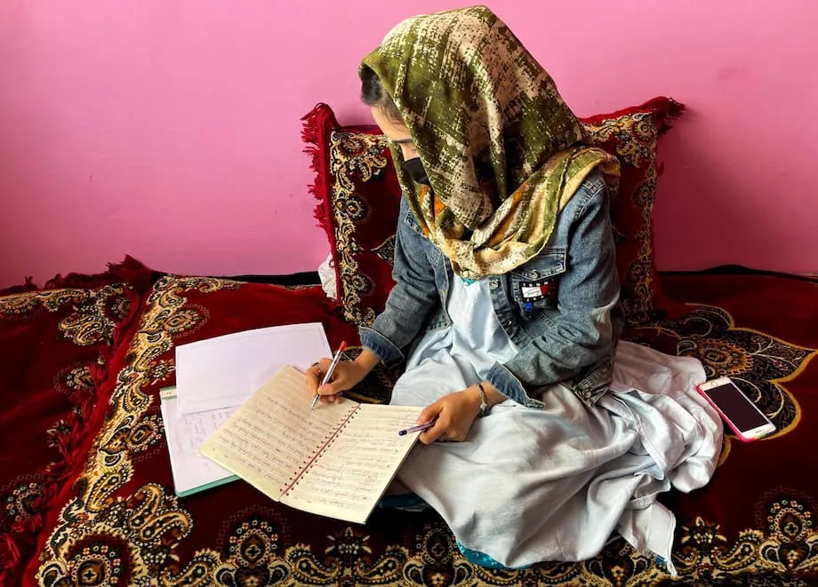 La coupure d’Internet des talibans dévaste l’éducation des Afghanes