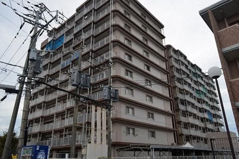 Rester chez soi ou évacuer ? Guide à l’intention des habitants d’immeubles en béton armé au Japon