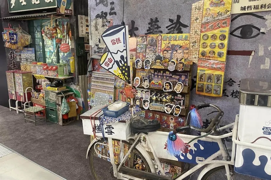 Les voyageurs japonais redécouvrent Hong Kong, entre nostalgie et culture kawaii