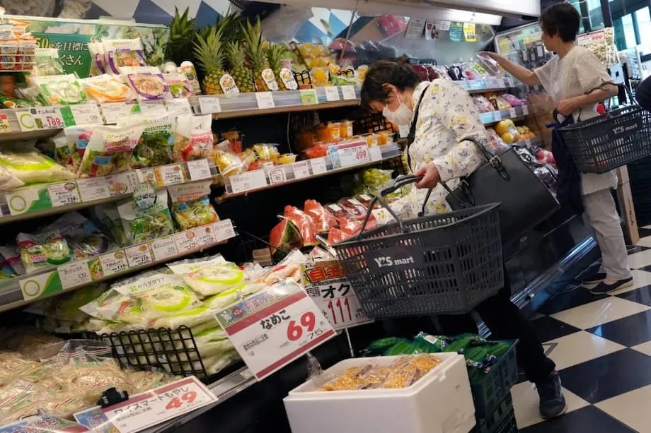 Hausse des prix, budgets alimentaires sous tension : pourquoi l’inflation est la première préoccupation des ménages japonais