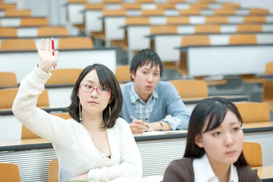 Le Japon lancera des cursus intégrés de cinq ans menant à une licence et un master dès 2026