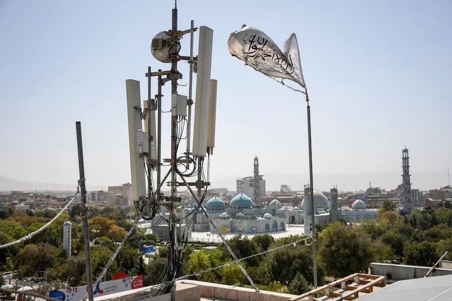 L’Afghanistan plongé dans le noir après la coupure d’Internet et du téléphone pendant 48 heures imposée par les talibans