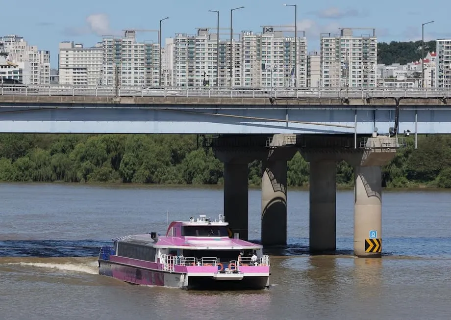 Des pannes et des manquements à la sécurité contraignent Séoul à suspendre son bus fluvial