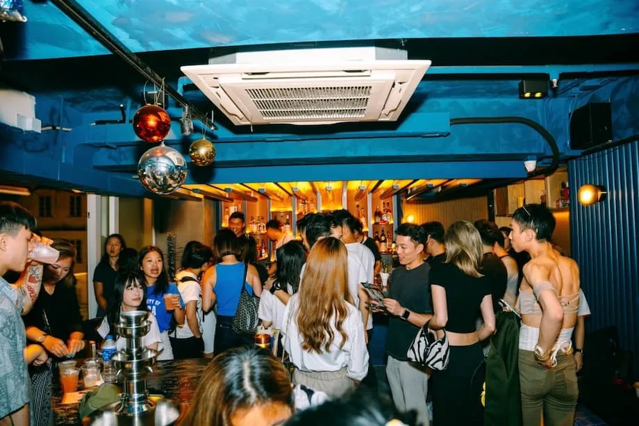 Comment les applications de repas entre inconnus transforment la restauration à Hong Kong