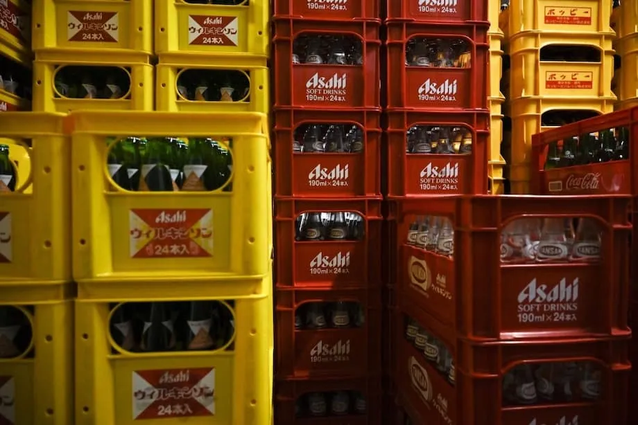 Le papier et le fax permettent à la bière Asahi de continuer à circuler après une attaque par rançongiciel