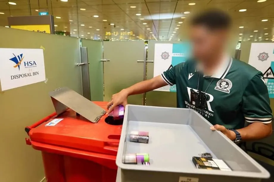 Une opération de contrôle aux postes-frontières de Singapour interpelle 88 contrevenants et révèle 1,25 million de dollars singapouriens non déclarés