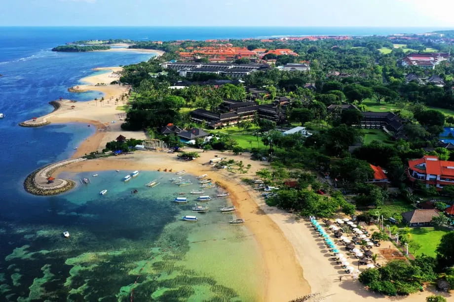 Les autorités de Bali clarifient l’accès aux plages des complexes hôteliers et réaffirment les droits du public
