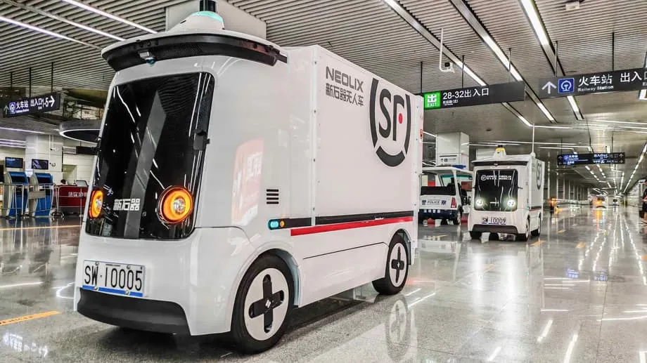 L’avance de la Chine dans les robovans autonomes et les défis de la livraison