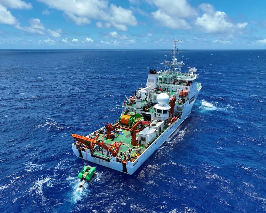 Course aux ressources des fonds marins du Pacifique : les États-Unis et la Chine courtisent les Îles Cook pour leurs minerais des grands fonds