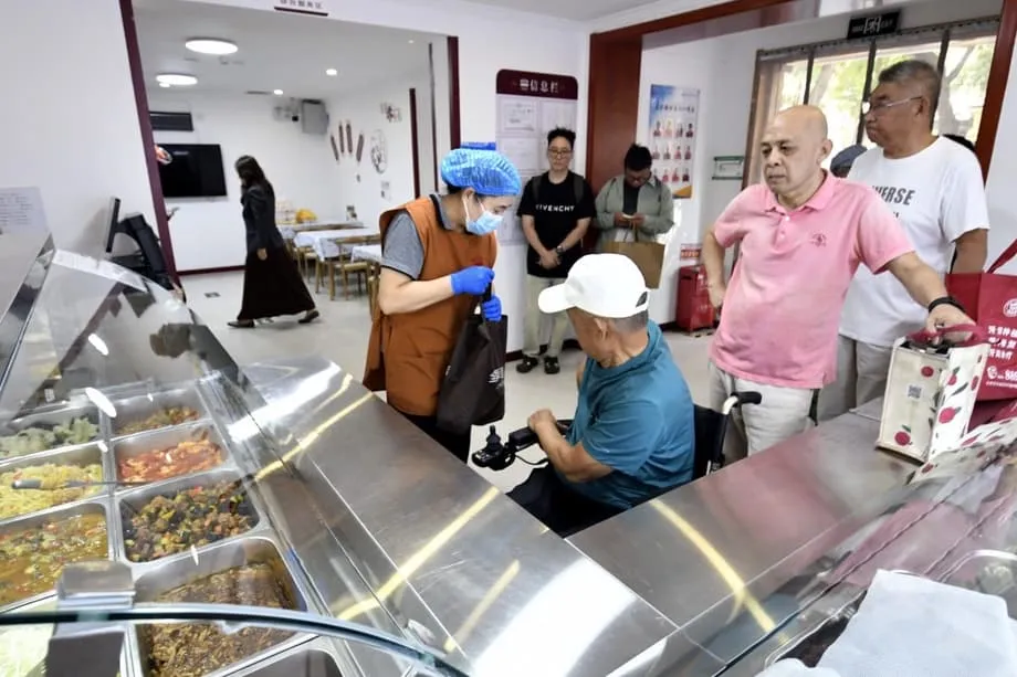 Les nouveaux matériaux, les soins aux animaux et les services aux personnes âgées stimulent les recrutements en Chine malgré un marché de l’emploi atone