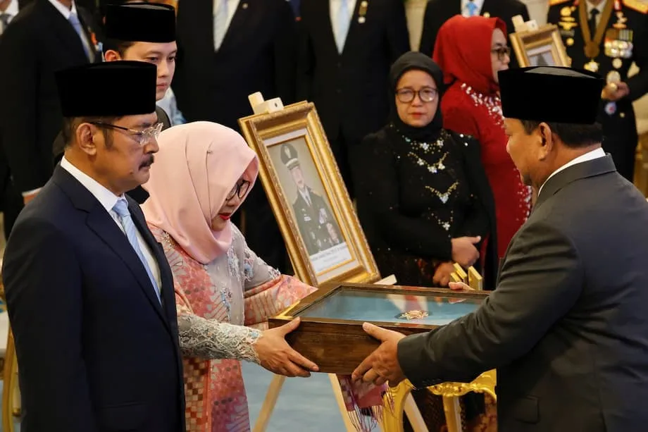 L’Indonésie fait de Suharto un héros national, suscitant manifestations et débat
