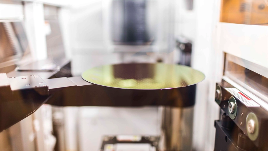 La cryo-tomographie électronique révèle des amas de résine photosensible : les défauts en lithographie DUV chutent de 99 %, mais la lithographie EUV en pâtit