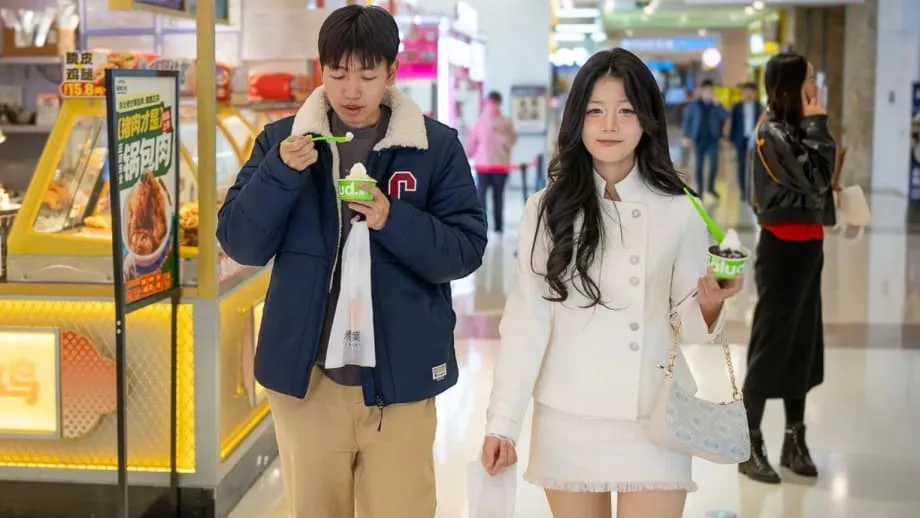 Pourquoi les jeunes Chinois épargnent au lieu de dépenser