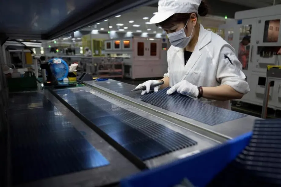 Le solaire, bouée de sauvetage du Myanmar face à une crise électrique qui s’aggrave