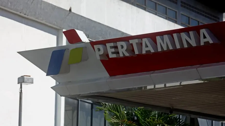 Shell va acheter 100 000 barils d’essence à Pertamina alors que l’Indonésie s’attaque aux pénuries dans les stations-service privées