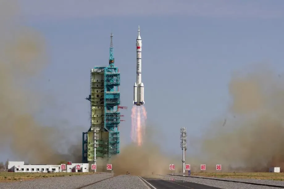 La Chine fera revenir sur Terre le Shenzhou 20 endommagé sans équipage après la fissure d’un hublot