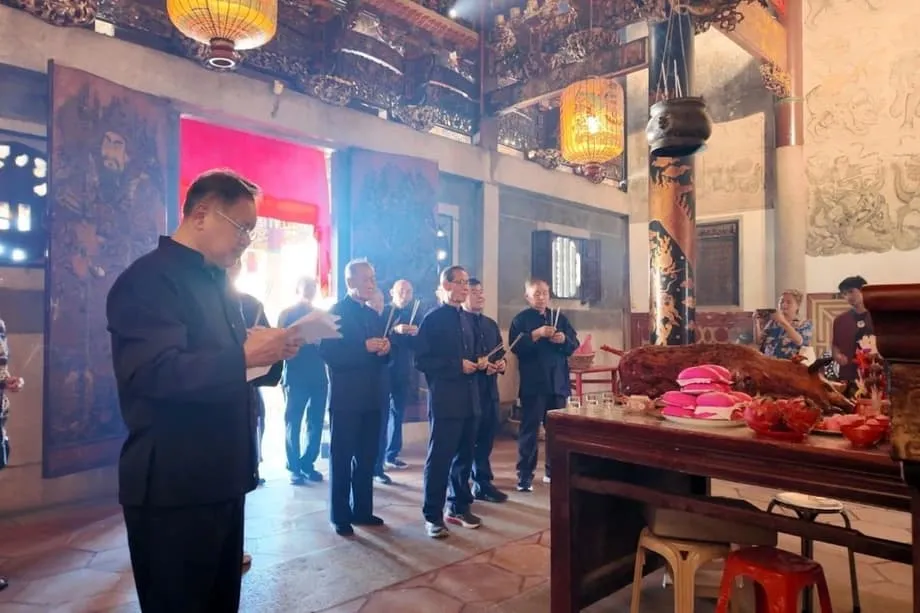 Les Chinois peranakan : rites ancestraux et héritage métissé d’Asie du Sud-Est