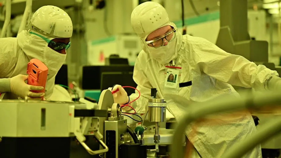Secrets industriels et notes manuscrites : la fuite massive de technologies DRAM de Samsung vers la Chine
