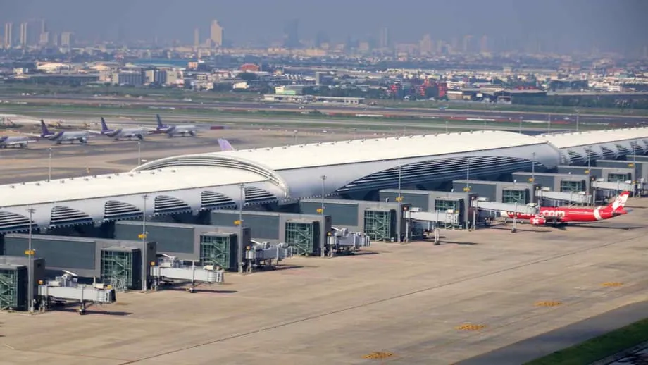 Le projet thaïlandais de ligne ferroviaire à grande vitesse reliant les aéroports, d’un coût de 7 milliards de dollars, paralysé par la politique