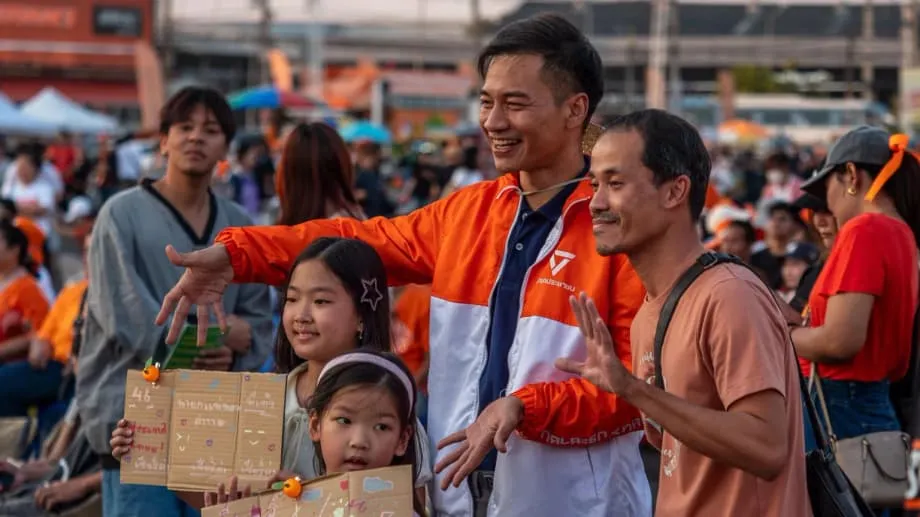 Le Parti du peuple thaïlandais en tête des sondages, mais confronté aux mêmes obstacles pour accéder au pouvoir