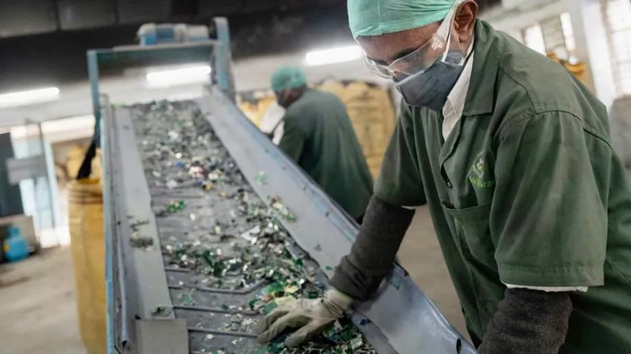 L’Inde mise 166 millions de dollars sur les mines urbaines pour desserrer l’emprise de la Chine sur les minerais