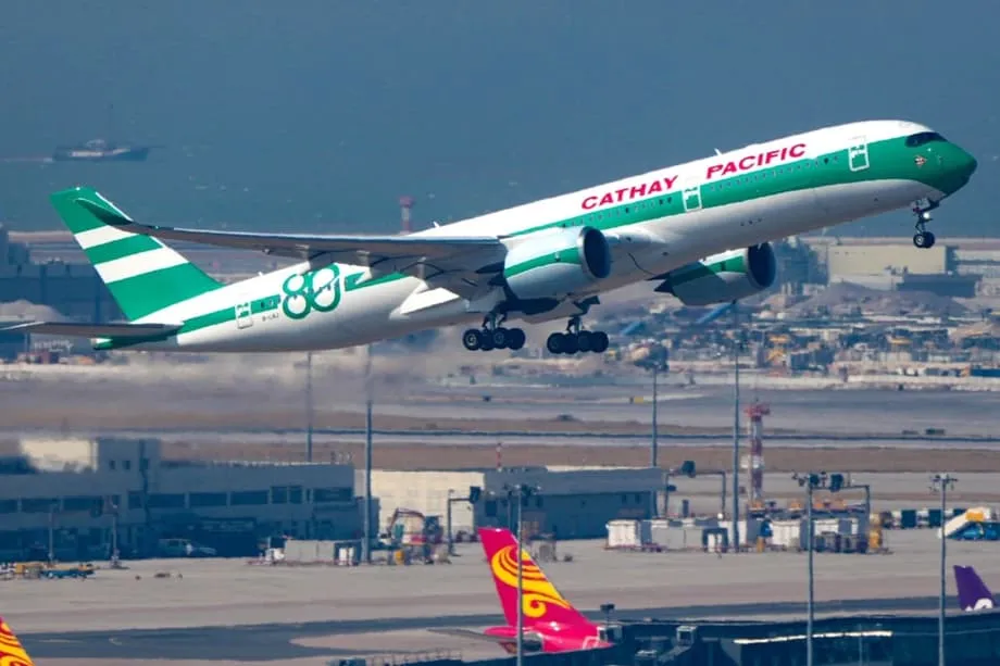 Cathay Pacific va augmenter ses primes d’intéressement en 2025, portée par une reprise solide